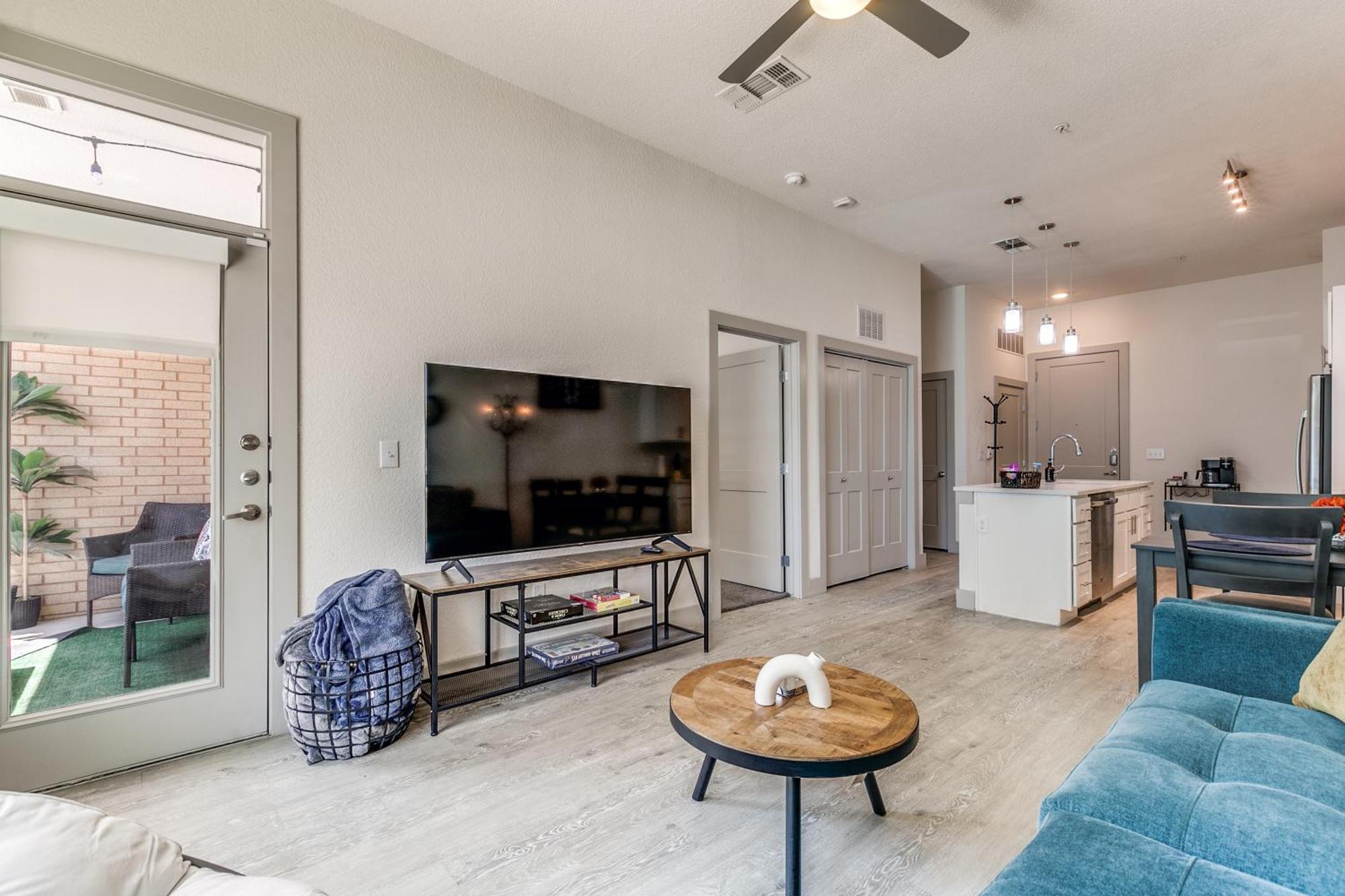 Lush Downtown Condo On Riverwalk W King Ste, Free Parking, Pet Friendly, Centrally Located On Riverwalk San Antonio Kültér fotó