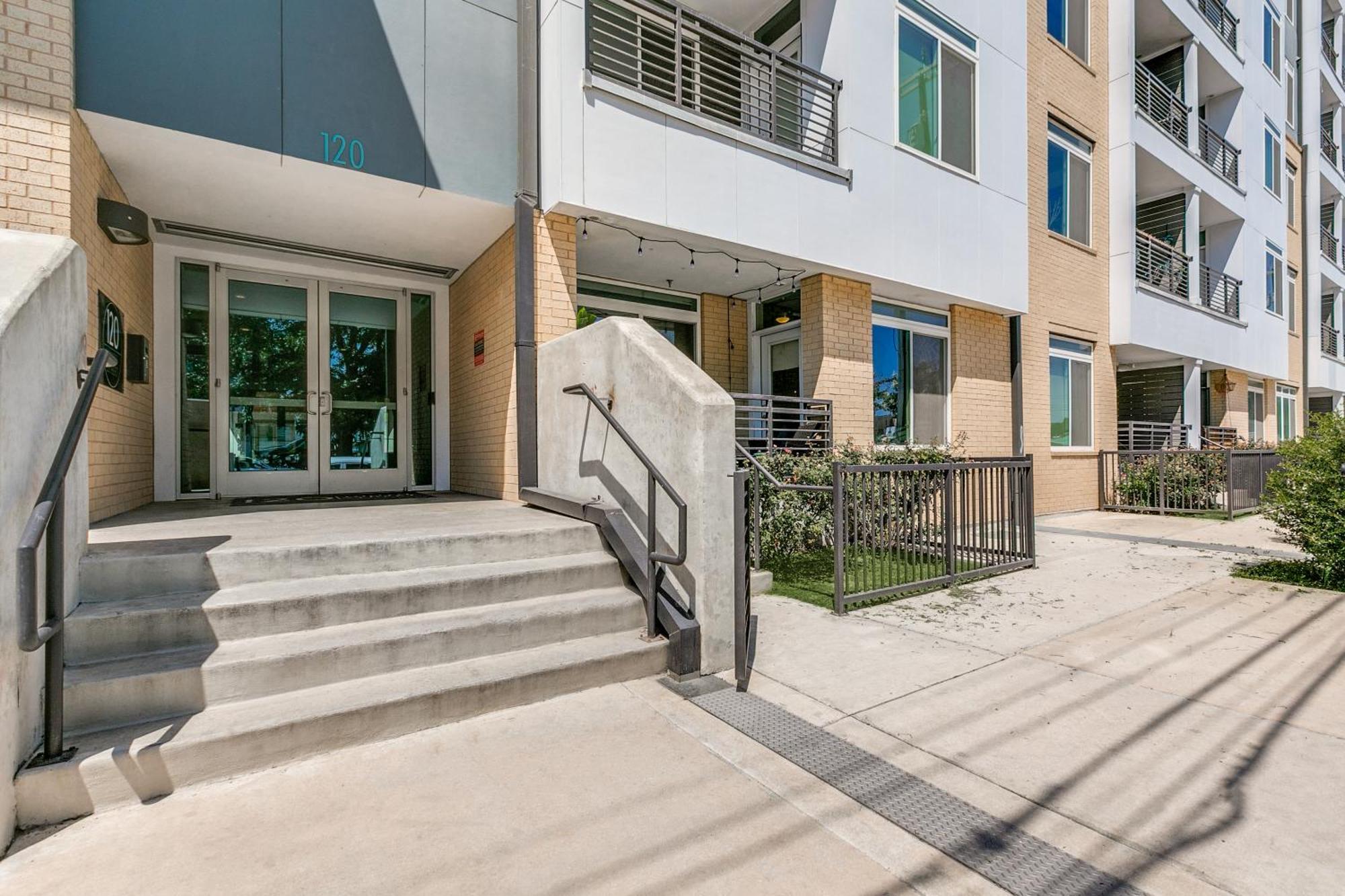 Lush Downtown Condo On Riverwalk W King Ste, Free Parking, Pet Friendly, Centrally Located On Riverwalk San Antonio Kültér fotó