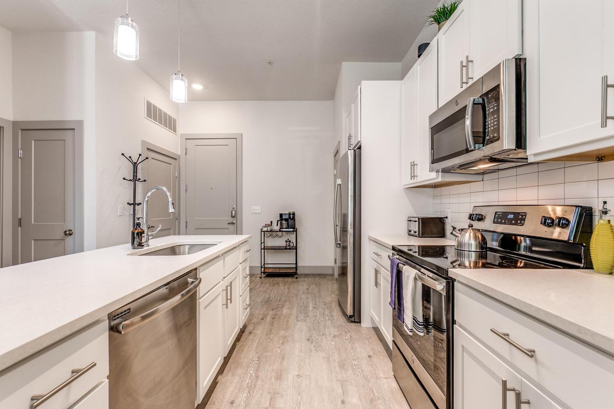 Lush Downtown Condo On Riverwalk W King Ste, Free Parking, Pet Friendly, Centrally Located On Riverwalk San Antonio Kültér fotó