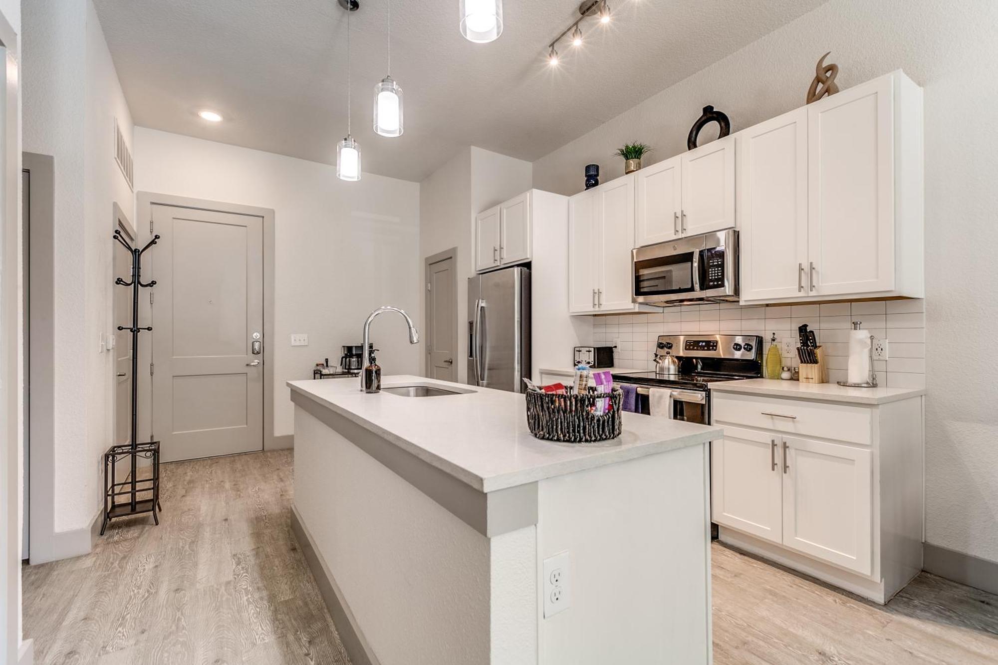 Lush Downtown Condo On Riverwalk W King Ste, Free Parking, Pet Friendly, Centrally Located On Riverwalk San Antonio Kültér fotó